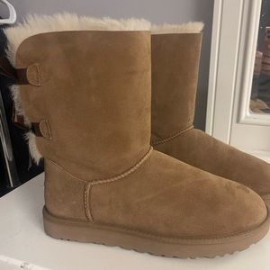 UGG BOOTS WITH BOW